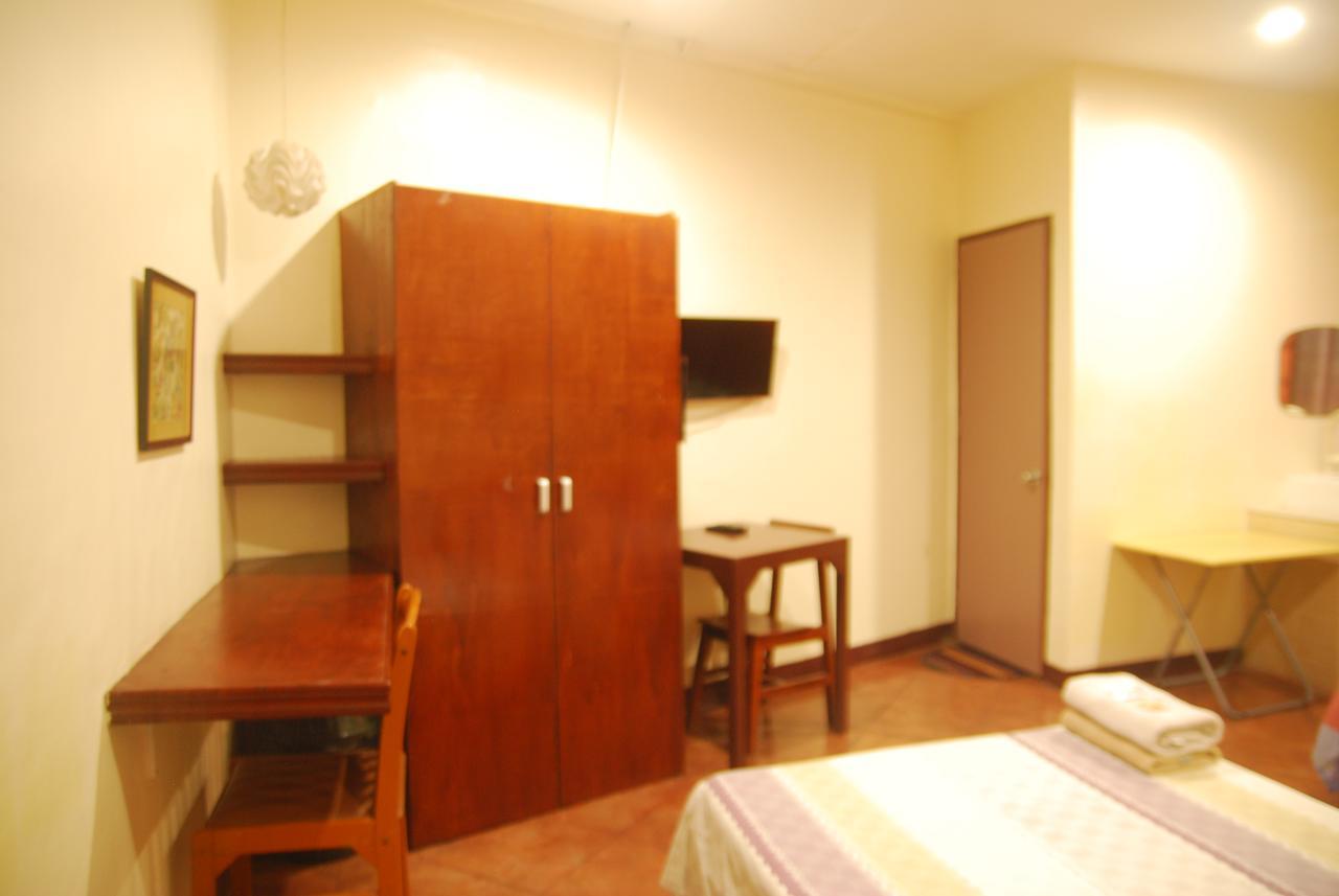 Centro Mactan Suites Lapu-Lapu City Exteriér fotografie